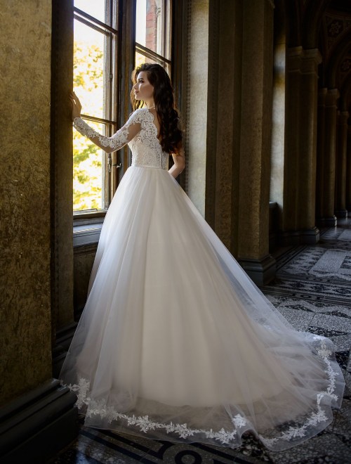 https://elisebride.ro/images/stories/virtuemart/product/VWD_SN_12       (3).jpg